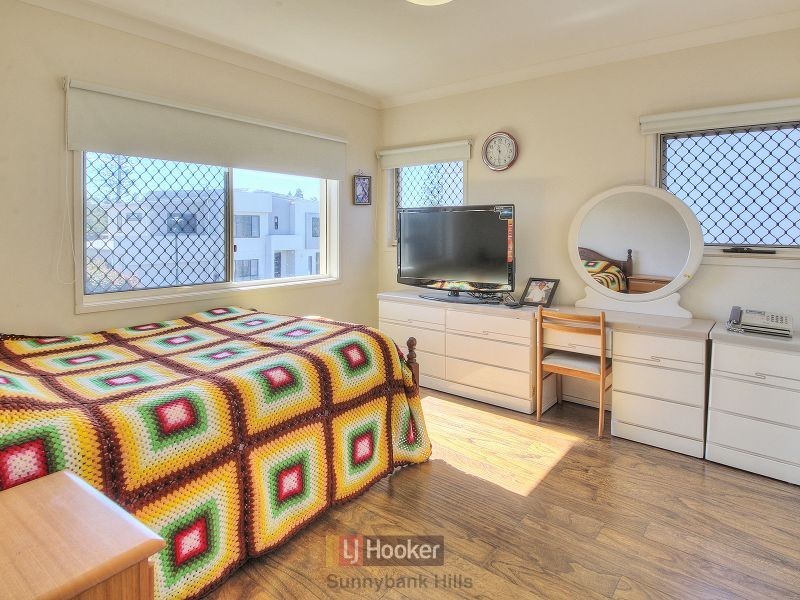 14 Hoop Pine Place, Sunnybank Hills QLD 4109