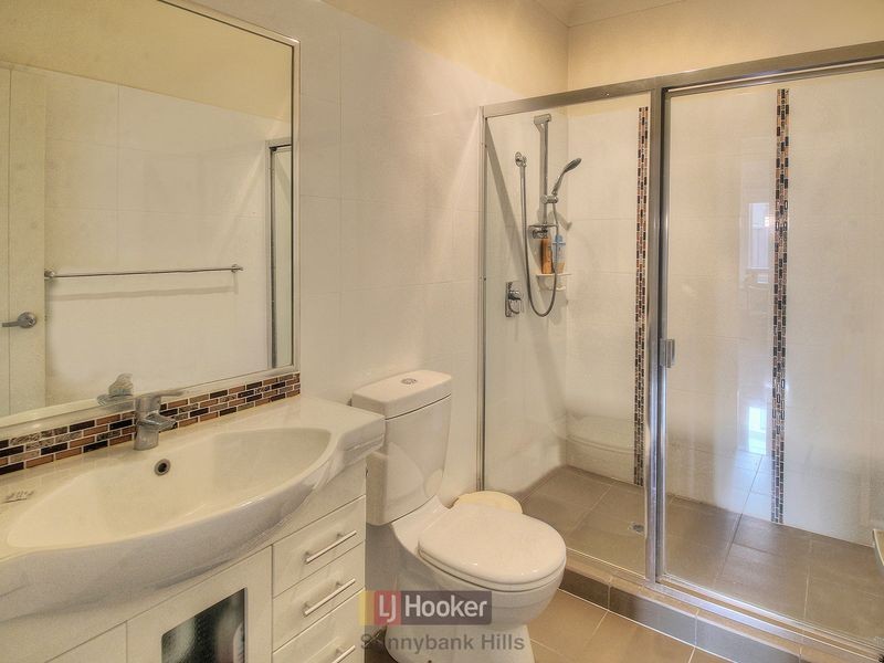 14 Hoop Pine Place, Sunnybank Hills QLD 4109