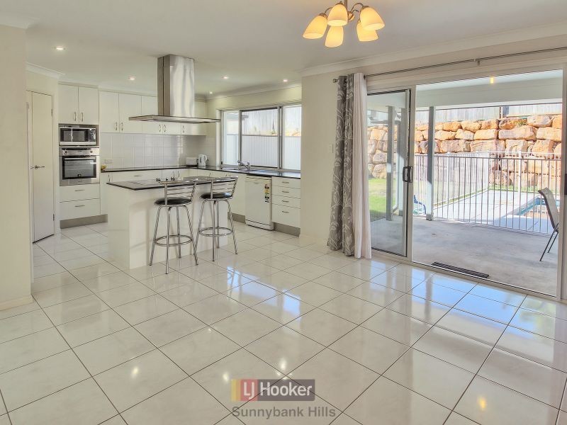 8 Hatia Place, Kuraby QLD 4112