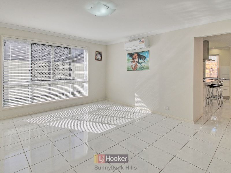 8 Hatia Place, Kuraby QLD 4112
