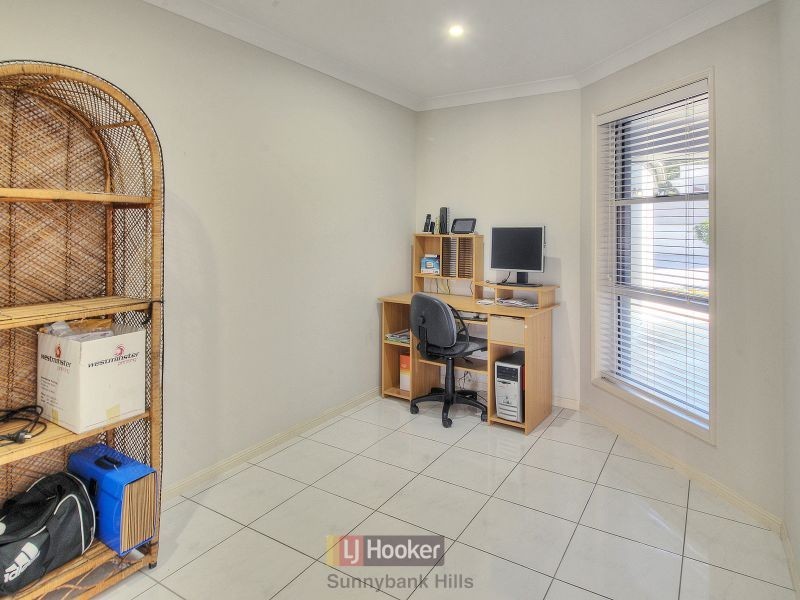 8 Hatia Place, Kuraby QLD 4112