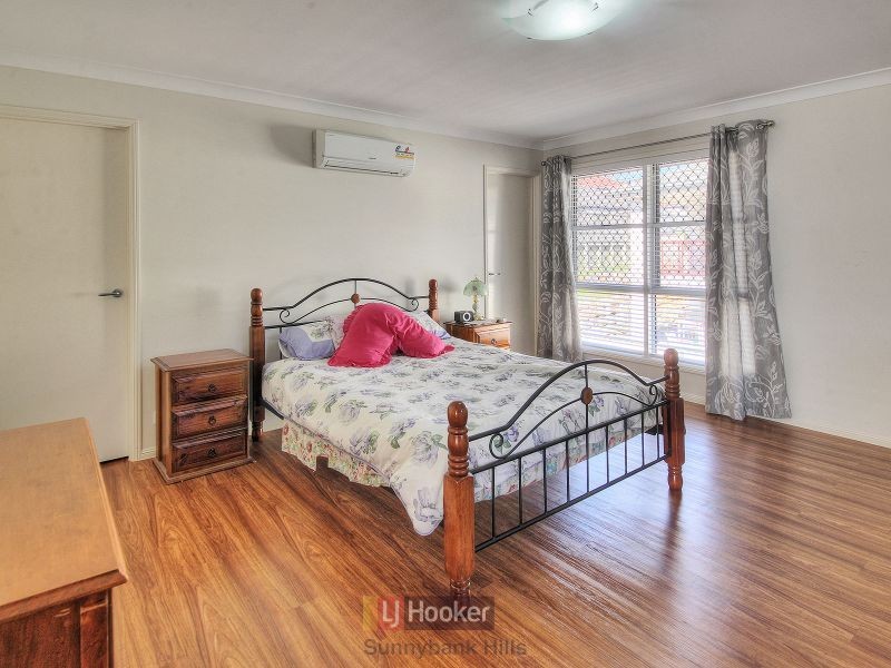 8 Hatia Place, Kuraby QLD 4112