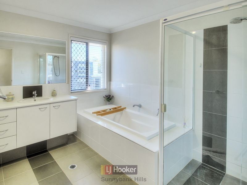 8 Hatia Place, Kuraby QLD 4112
