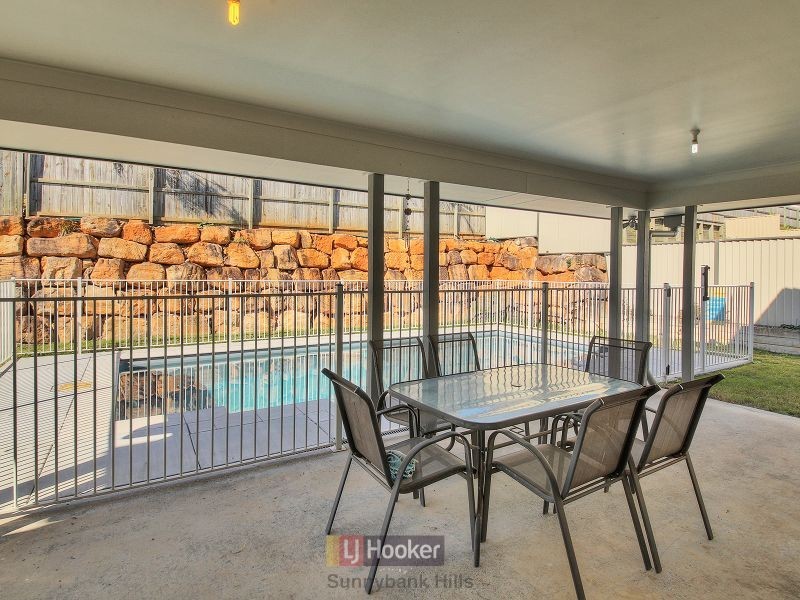 8 Hatia Place, Kuraby QLD 4112