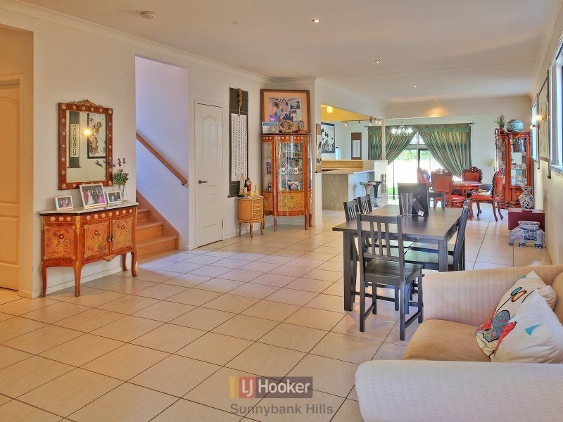 32 Gatling Road, Cannon Hill QLD 4170