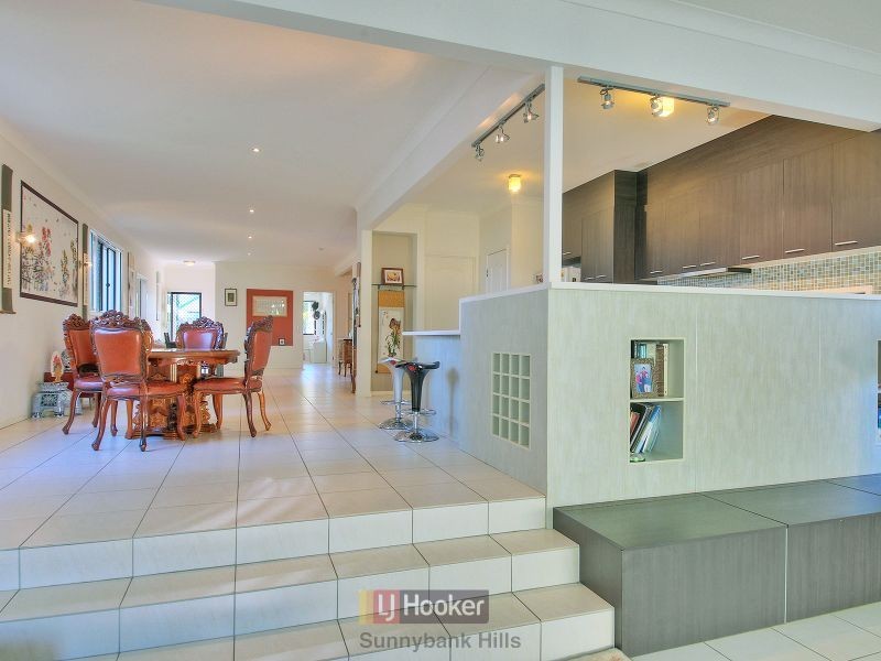 32 Gatling Road, Cannon Hill QLD 4170