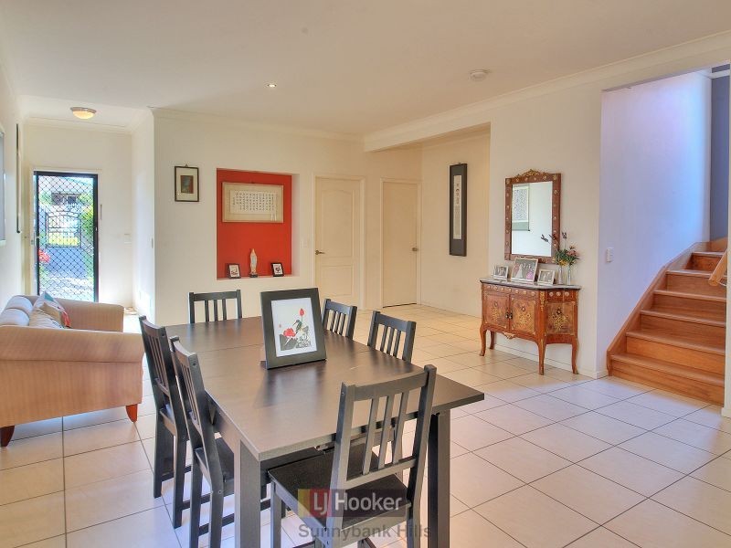 32 Gatling Road, Cannon Hill QLD 4170