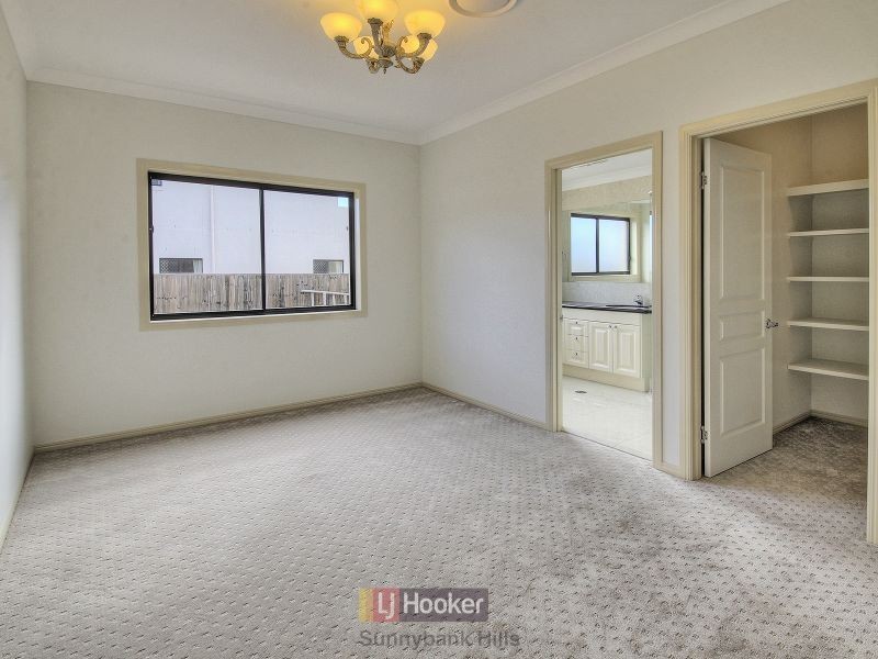 51 Hawthorn Circuit, Stretton QLD 4116
