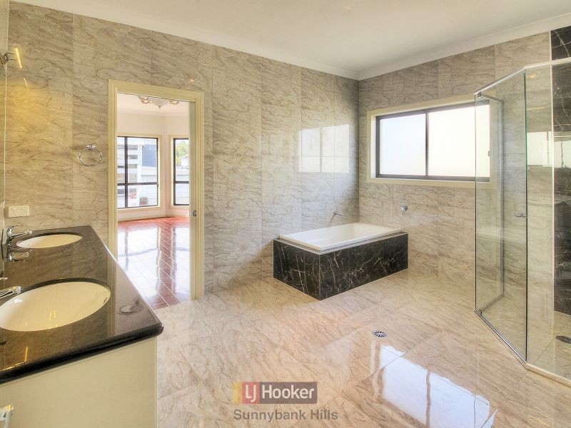 51 Hawthorn Circuit, Stretton QLD 4116