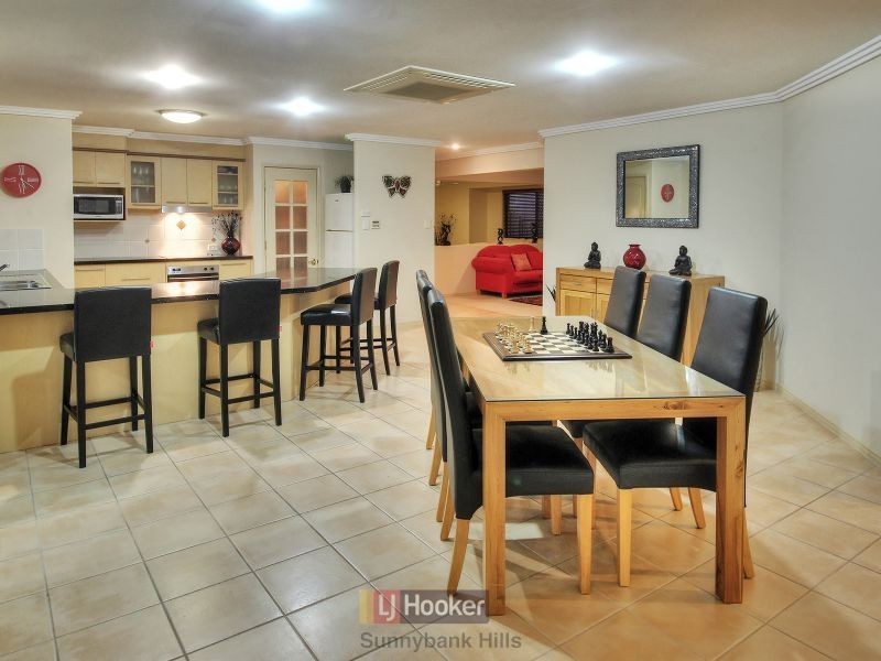 17 Murramarang Drive, Parkinson QLD 4115