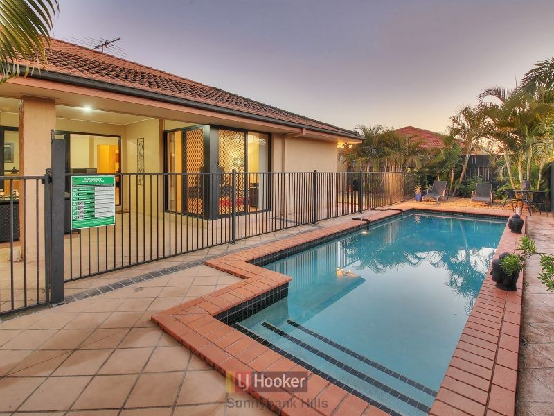 17 Murramarang Drive, Parkinson QLD 4115