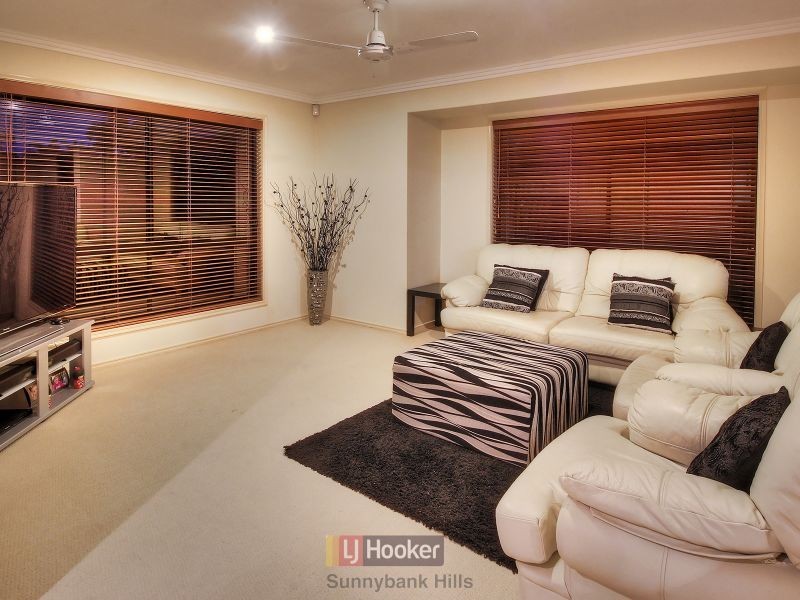 17 Murramarang Drive, Parkinson QLD 4115