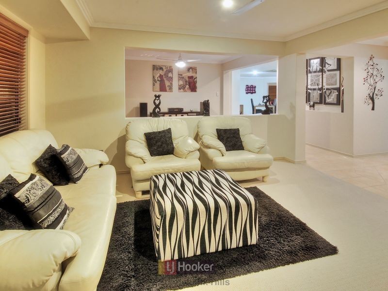 17 Murramarang Drive, Parkinson QLD 4115