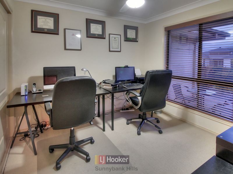 17 Murramarang Drive, Parkinson QLD 4115