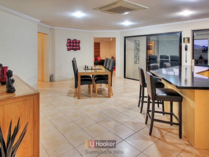 17 Murramarang Drive, Parkinson QLD 4115