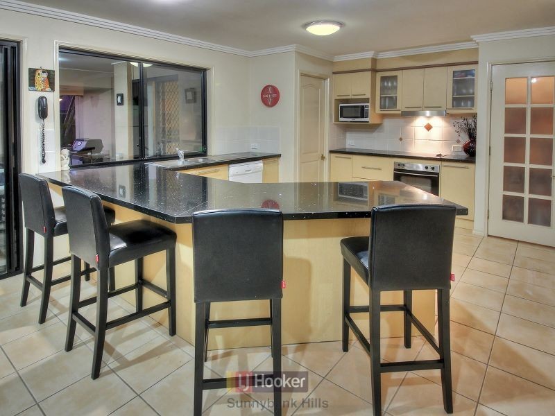 17 Murramarang Drive, Parkinson QLD 4115