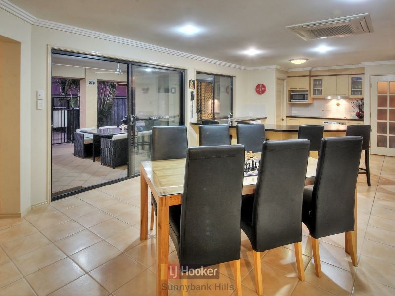 17 Murramarang Drive, Parkinson QLD 4115