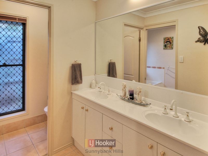 17 Murramarang Drive, Parkinson QLD 4115