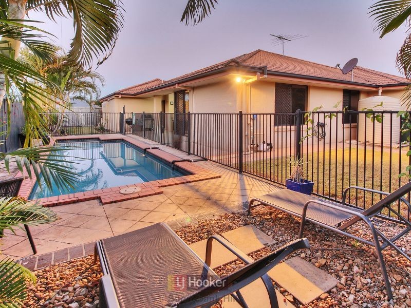 17 Murramarang Drive, Parkinson QLD 4115