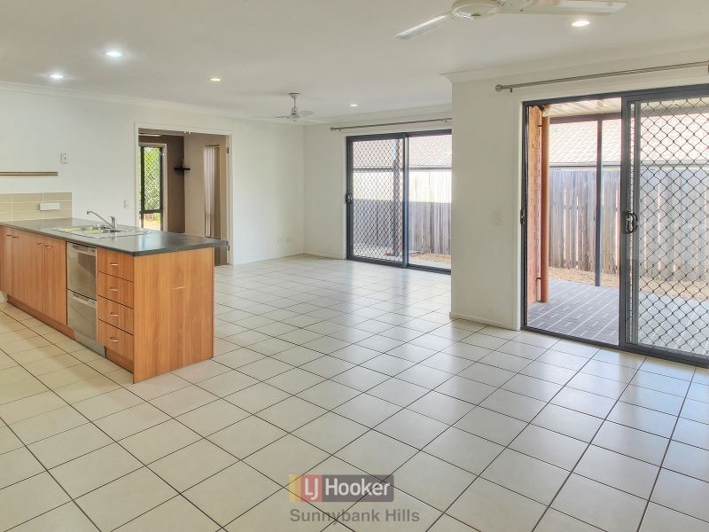 14 Mapelton Circuit, Parkinson QLD 4115