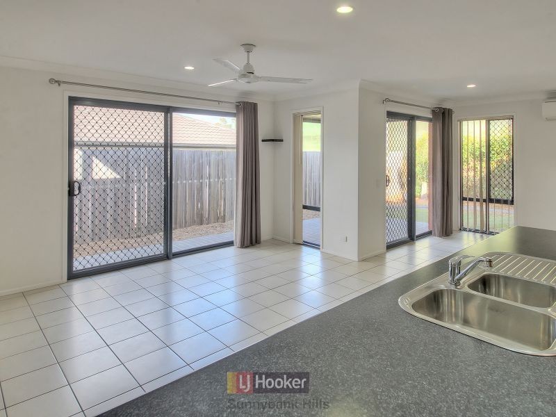 14 Mapelton Circuit, Parkinson QLD 4115