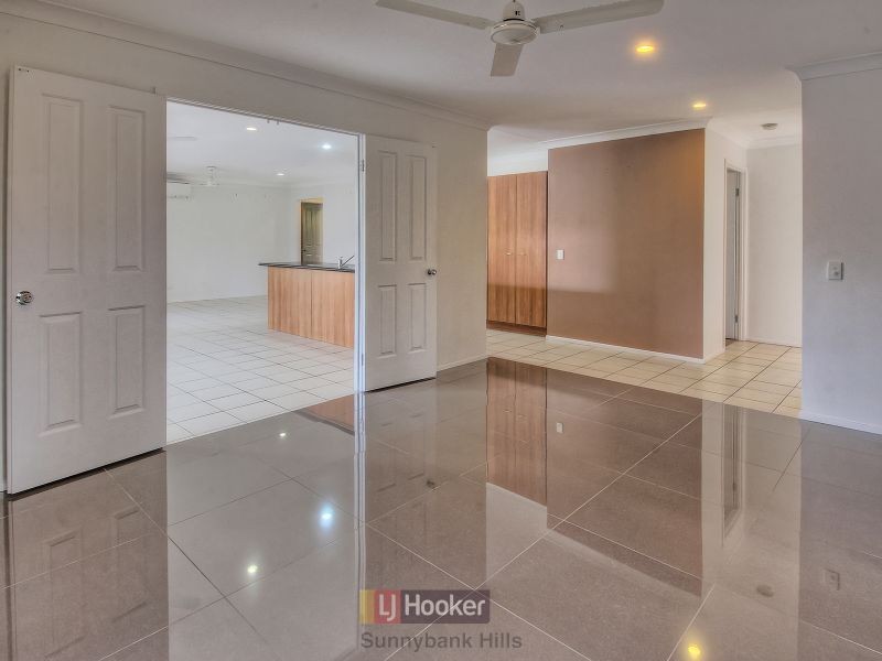 14 Mapelton Circuit, Parkinson QLD 4115