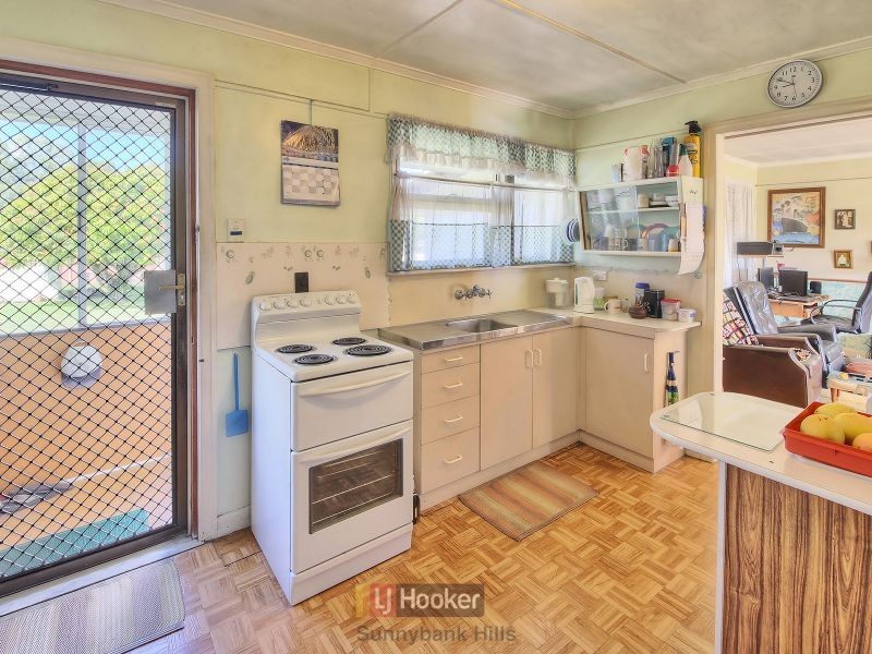 21 Bovey Street, Coopers Plains QLD 4108