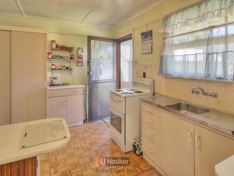 21 Bovey Street, Coopers Plains QLD 4108