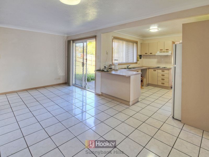27 Yewleaf Place, Calamvale QLD 4116
