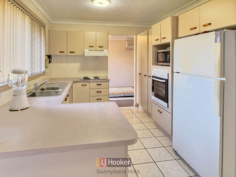 27 Yewleaf Place, Calamvale QLD 4116