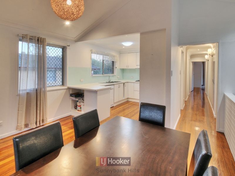 13 Nevern Street, Macgregor QLD 4109