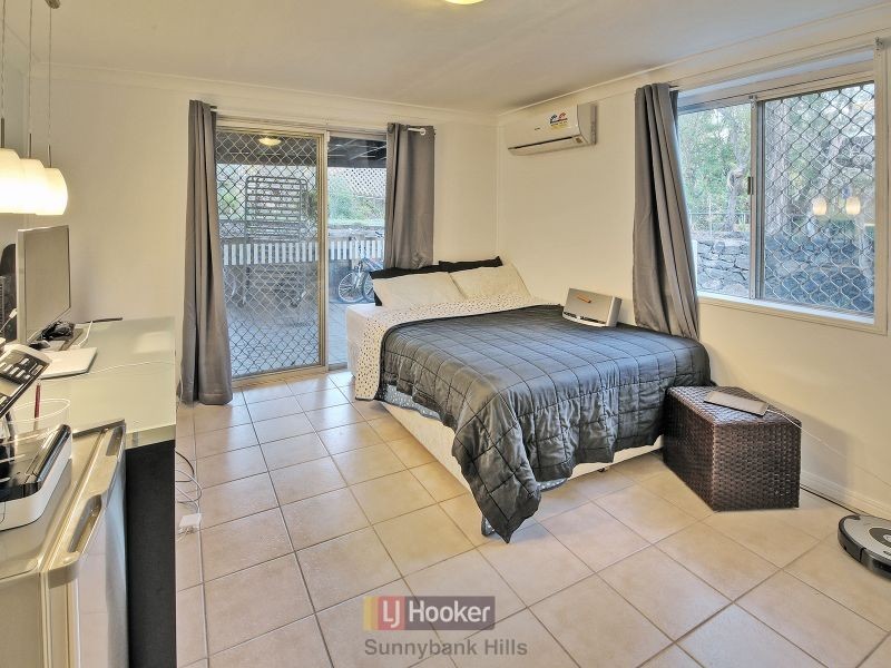 13 Nevern Street, Macgregor QLD 4109