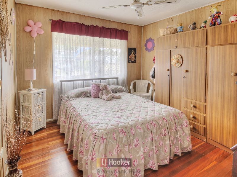 24 Camelia Avenue, Logan Central QLD 4114