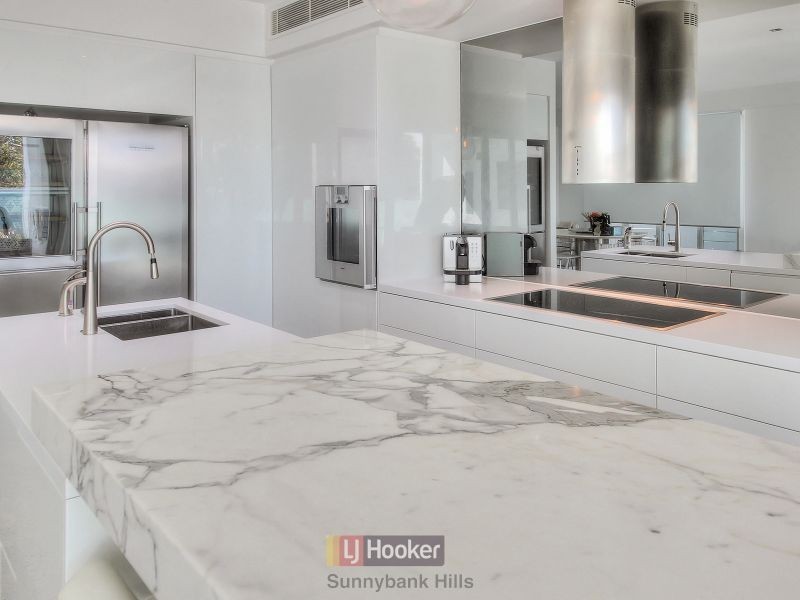 9 Cornell Street, Robertson QLD 4109