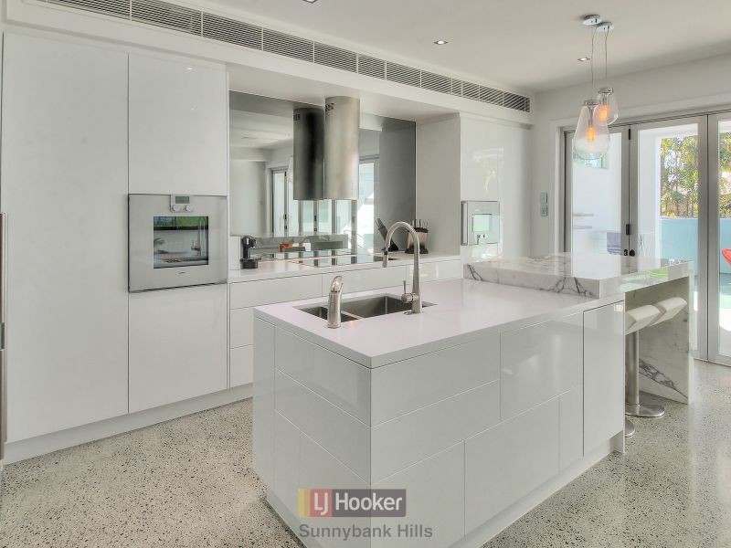 9 Cornell Street, Robertson QLD 4109