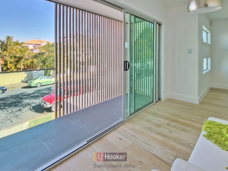 9 Cornell Street, Robertson QLD 4109