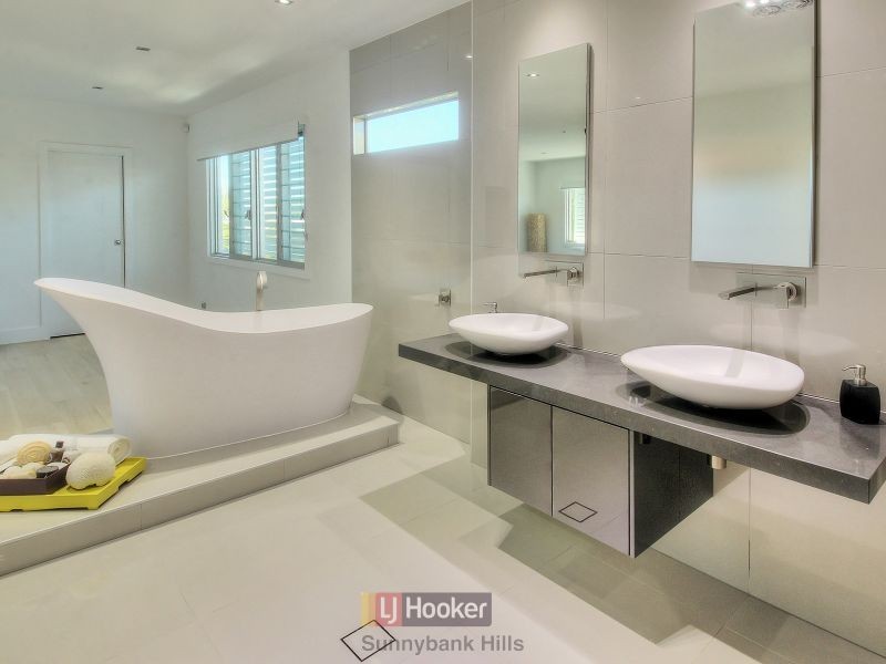 9 Cornell Street, Robertson QLD 4109