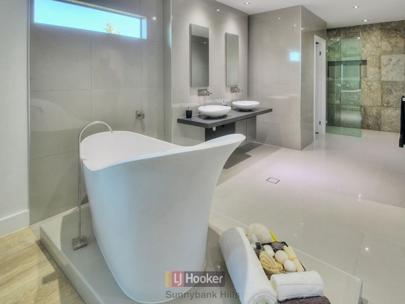 9 Cornell Street, Robertson QLD 4109