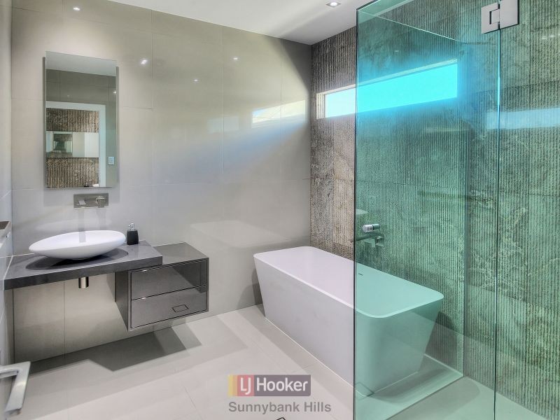 9 Cornell Street, Robertson QLD 4109