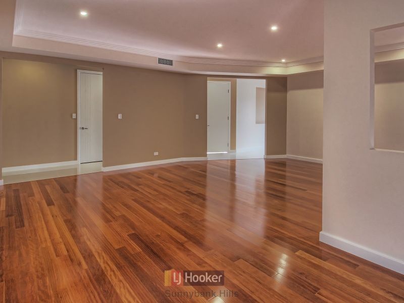 66 Hawthorn Circuit, Stretton QLD 4116