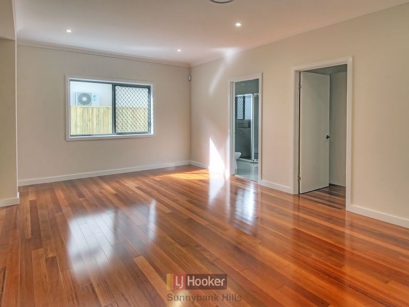 66 Hawthorn Circuit, Stretton QLD 4116