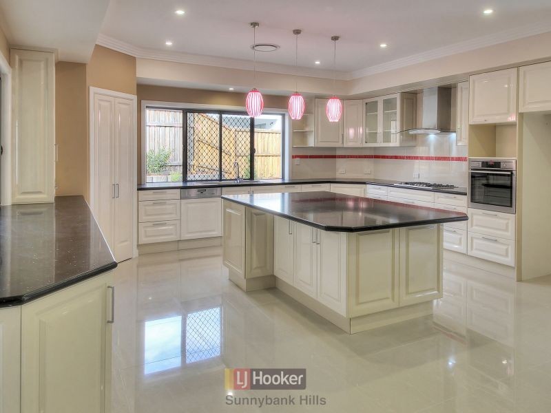 66 Hawthorn Circuit, Stretton QLD 4116