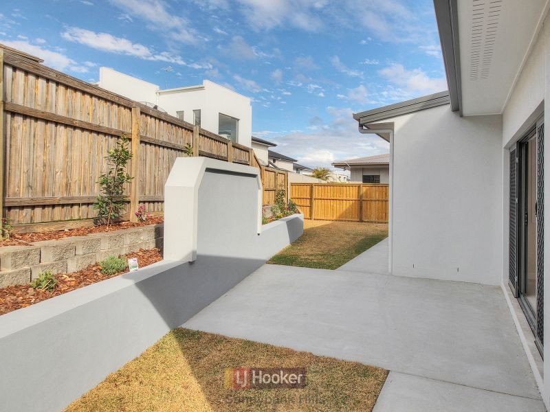 66 Hawthorn Circuit, Stretton QLD 4116