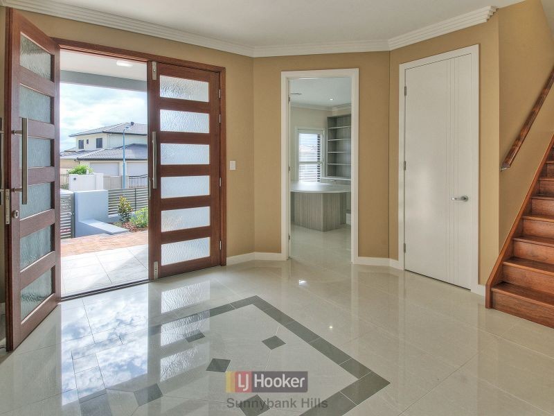 66 Hawthorn Circuit, Stretton QLD 4116