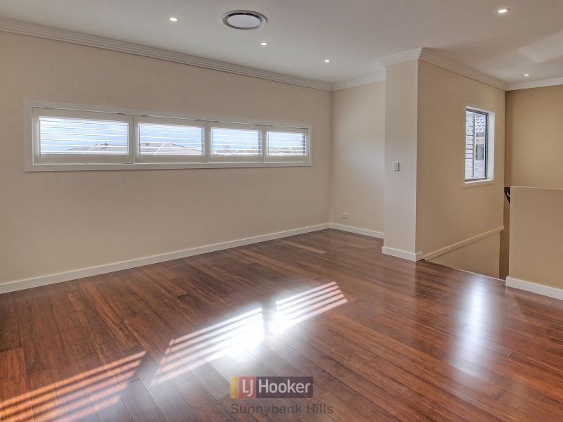 66 Hawthorn Circuit, Stretton QLD 4116