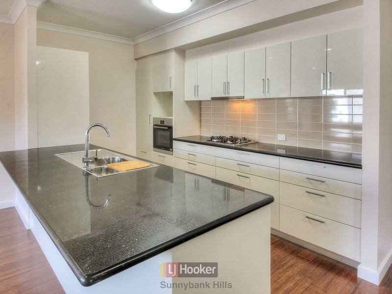 66 Hawthorn Circuit, Stretton QLD 4116