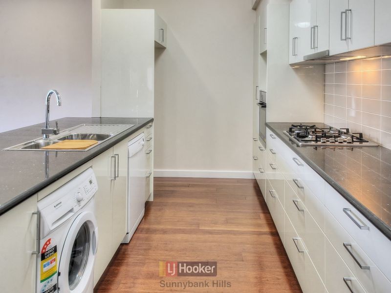 66 Hawthorn Circuit, Stretton QLD 4116