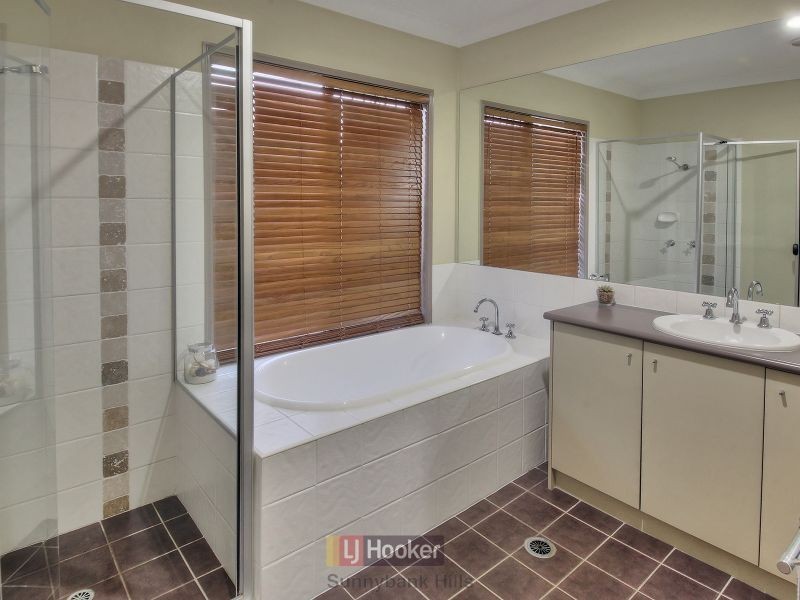 12 Lincon Place, Parkinson QLD 4115