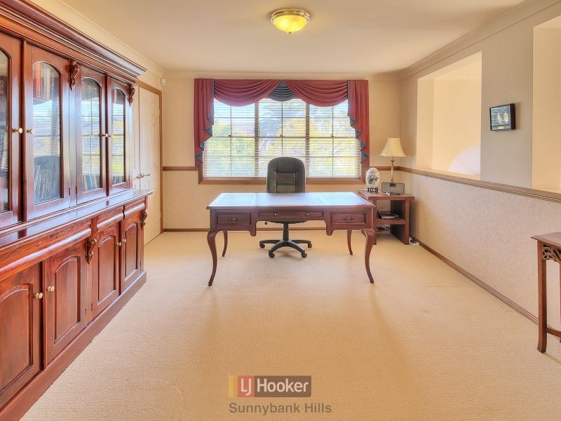 2 Capstan Place, Macgregor QLD 4109