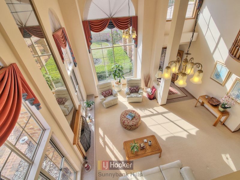 2 Capstan Place, Macgregor QLD 4109